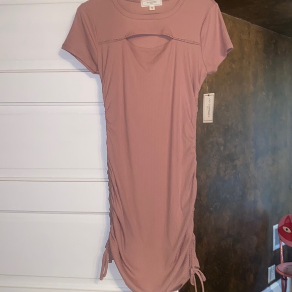 Dress - Picture 1 of 6